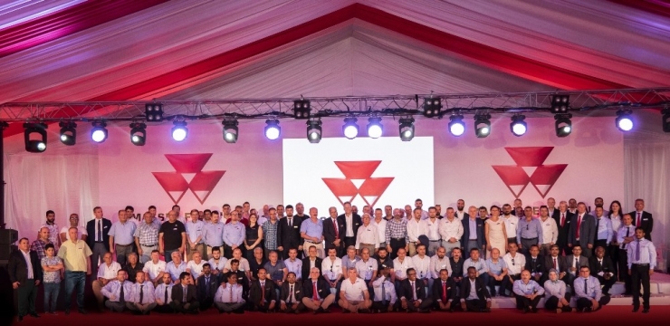 Massey Ferguson Bayileri Manisa Üretim Tesisinde Buluştu