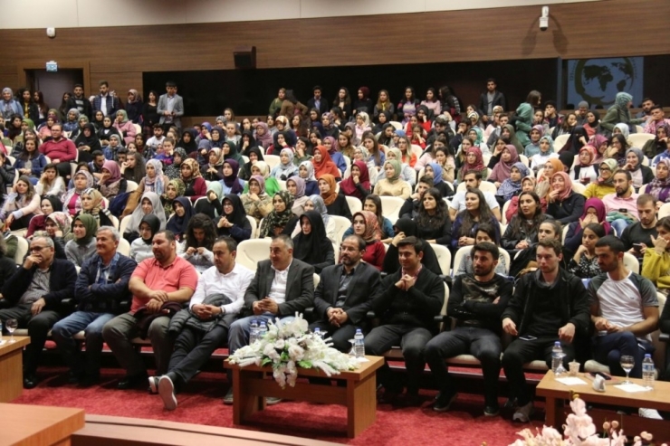 Yazar Tarık Tufan Nevü Öğrencileriyle Buluştu