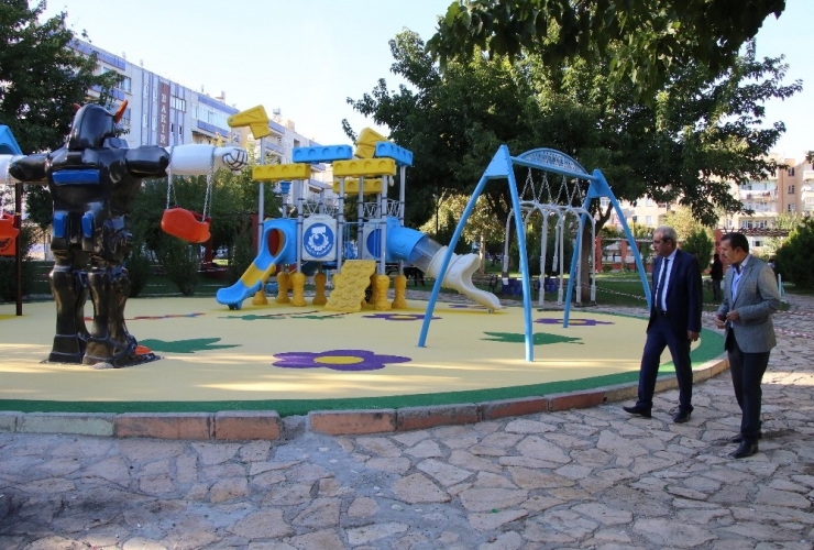 Demirkol, Park Ve Bahçe Çalışmalarını İnceledi