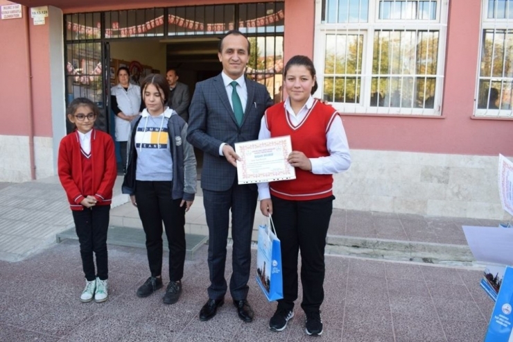 Sungurlu’da Kitap Kurtları Ödüllendirildi