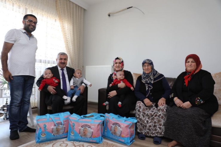 Başkan Baran Yeni Doğan Üçüzleri Ziyaret Etti