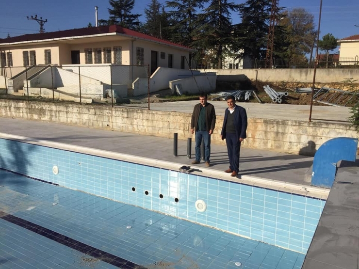 Pazaryeri’nde Açık Yüzme Havuzunun Çalışmaları Devam Ediyor