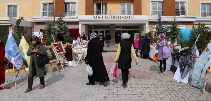 Adem’den Kursiyerler Yararına Sergi