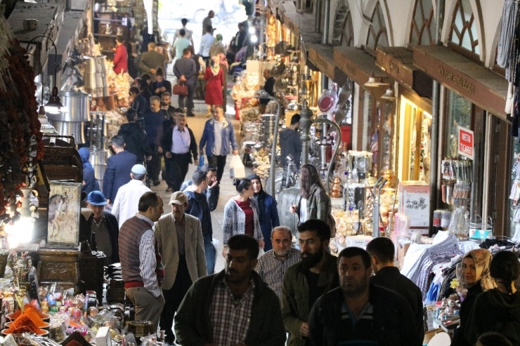 Tarihi Kapalı Çarşı Yarım Asırdır Canlılığını Koruyor