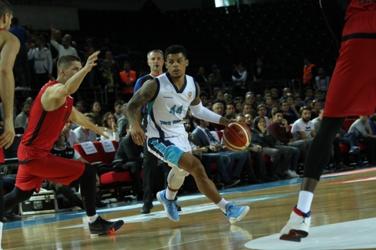 Türk Telekom’dan Evinde Galibiyet Serisi