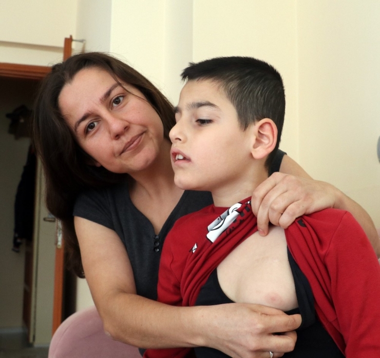 10 Yaşındaki Epilepsi Hastası Eray’ın Pil Çığlığı