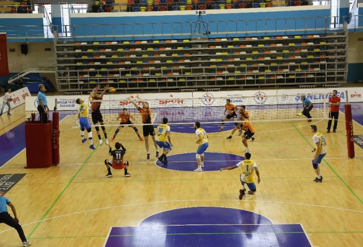 Haliliye Voleybol Takımı, Malatya’yı 3- 0 Mağlup Etti