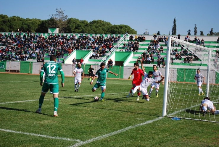 Salihli Belediyespor Kendi Evinde Mağlup Oldu