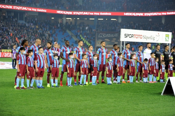 Spor Toto Süper Lig: Trabzonspor: 1 - Bursaspor: 0 (İlk Yarı)
