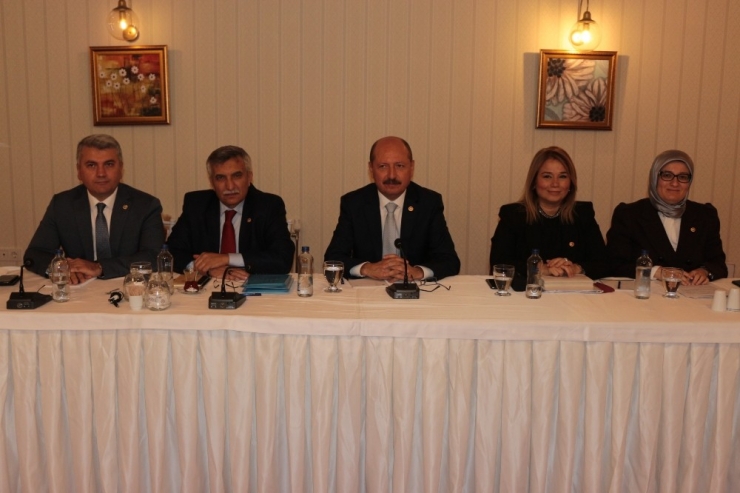 Ak Parti’li Milletvekilleri Basın İle Buluştu