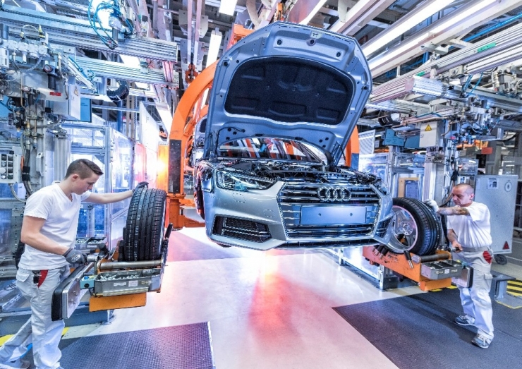 Alman Otomobil Üreticileri Frene Bastı