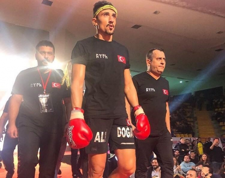 Kayserili Ali Doğan, Dünya Şampiyonu Unvanını Korudu