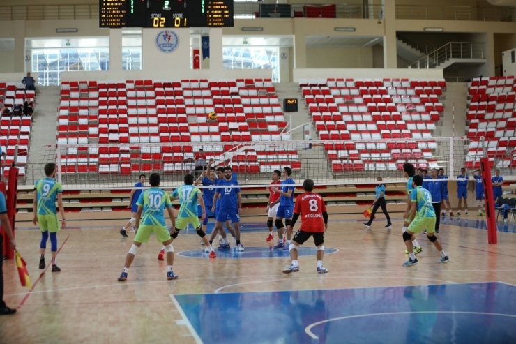 Odunpazarı Voleybol Takımı Evinde Galip