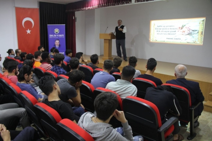 Kastamonu’da İhlas Vakfından "Bir Aşk Hikayesi” Konferansı