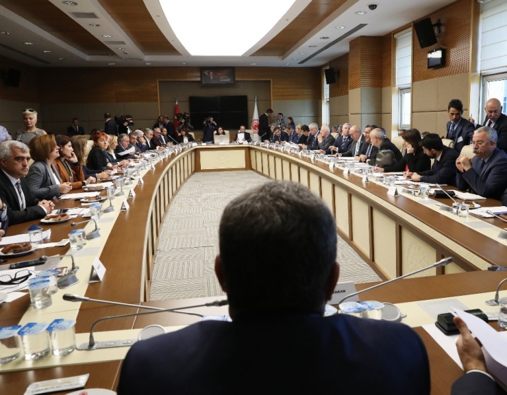 Sağlık, Aile, Çalışma Ve Sosyal İşler Komisyonu Toplandı