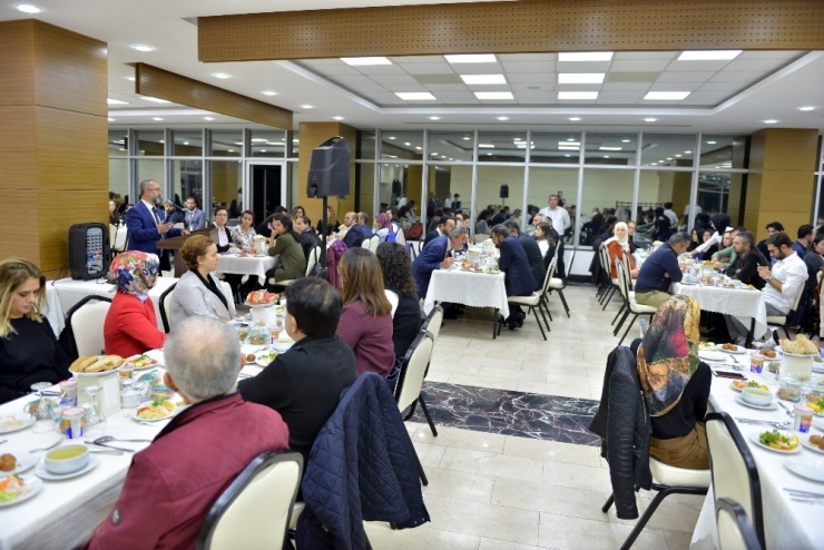 Rektör Savaşan, Saü Kalite Elçileri İle Buluştu