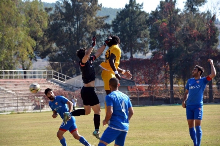 Aliağaspor, İstanbul Temsilcisi Karşısında Rahat Kazandı