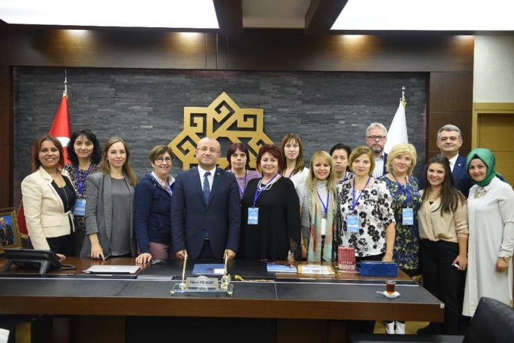 Yabancı Öğretmenler Karesi Belediyesini Ziyaret Etti