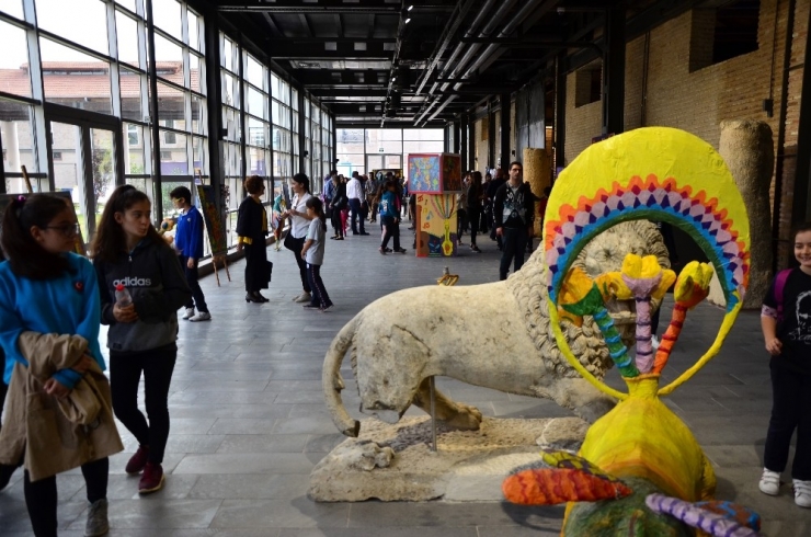 Küçük Ellerin Büyük Hayalleri Sanatla Buluştu