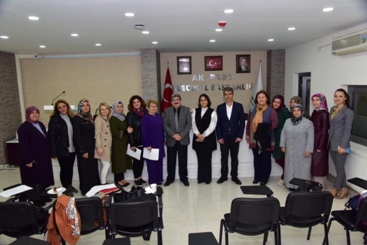 Başkan Can, “Kadın Ve Şehir” Konulu Toplantıya Katıldı