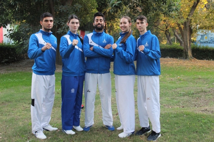 Beş İzmirli Avrupa Sahnesinde