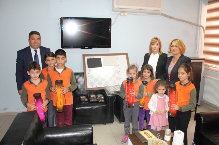 Geri Dönüşüme Duyarlı Okullar Ödüllendirildi