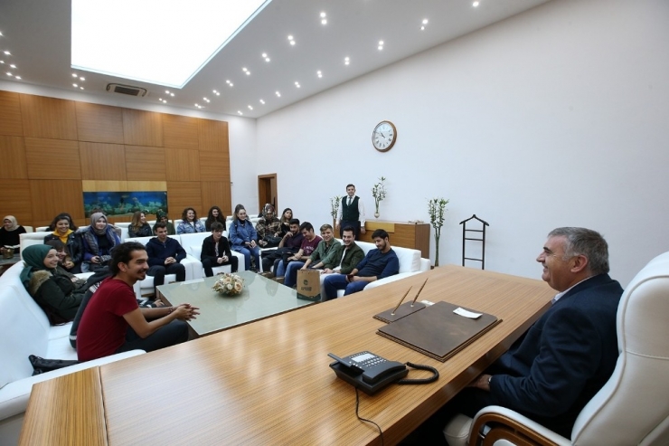 Başkan Toçoğlu Öğrencilerle Bir Araya Geldi
