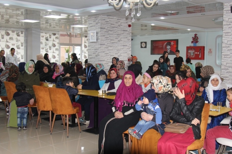 Başkale’de “Aile İçi İletişim Ve Çocuk Eğitimi” Semineri