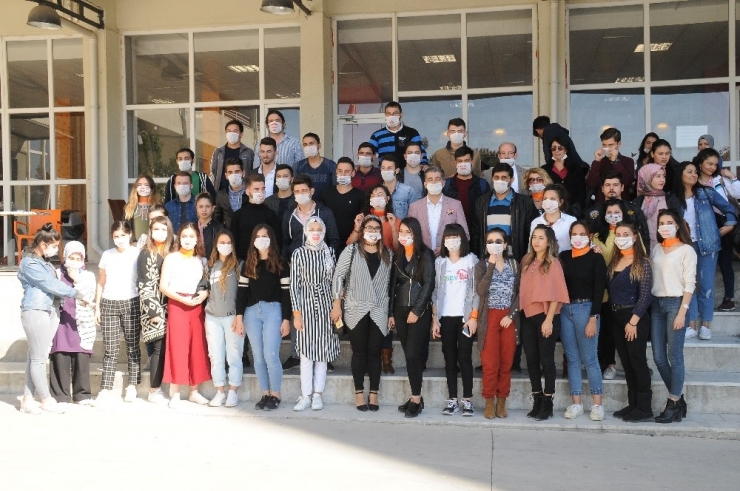 Üniversitelilerden ‘Yaşama El Ver’ Kampanyasına Destek