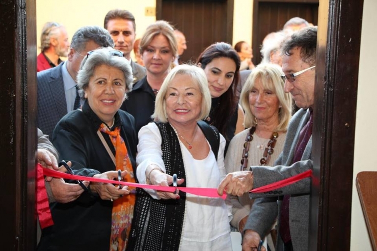 “Yaşasın Sanat” Edremit Sergisi Açıldı