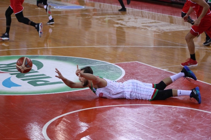 Fıba Eurocup: Pınar Karşıyaka: 90 - Spiriou Charleroi: 72