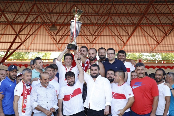 2018 Yağlı Güreşlerine Döşemealtı Belediyesi Başpehlivanları Damga Vurdu