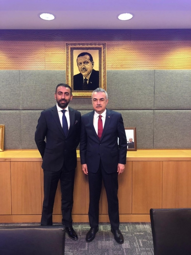 Ak Partili Aday Adayı Eşin, Tbmm’de Vekilleri Ziyaret Etti
