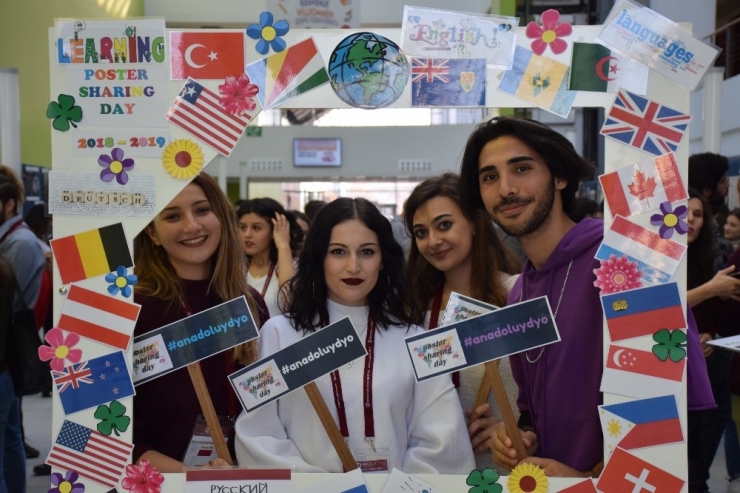 Yabancı Diller Yüksekokulundan "Poster Sharing Day" Sergisi