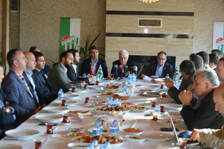 Bursaspor Yönetimi İddialara Cevap Verdi