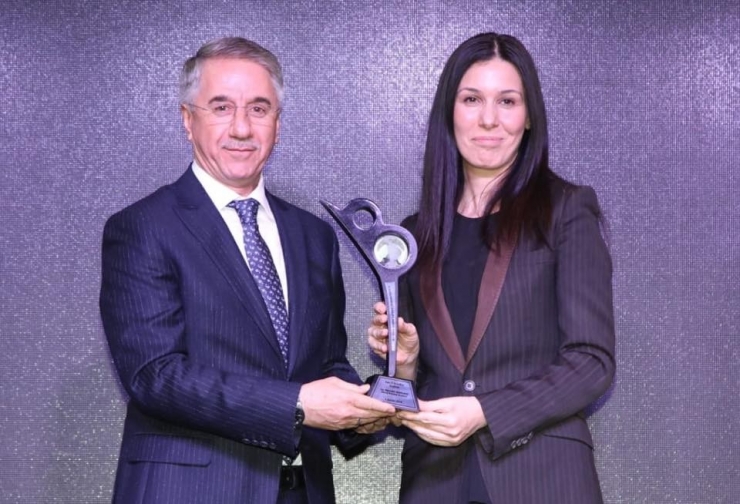 Yanılmaz, "Yılın En Başarılı İl Belediye Başkanı" Seçildi