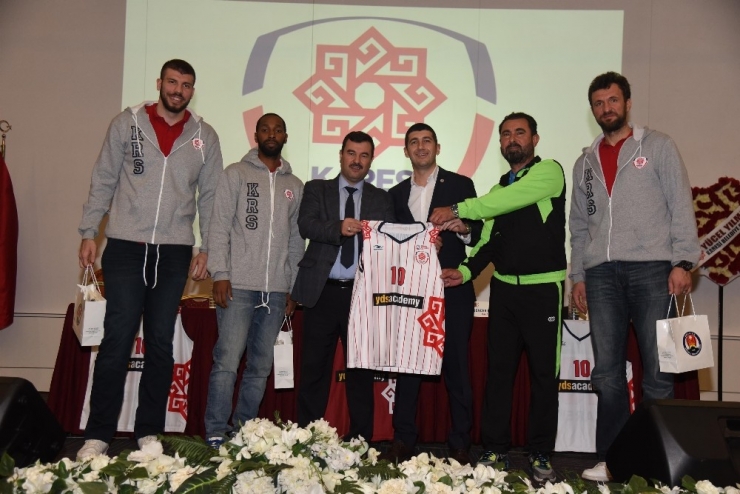 Karesispor İmam Hatip Öğrencileriyle Bir Araya Geldi
