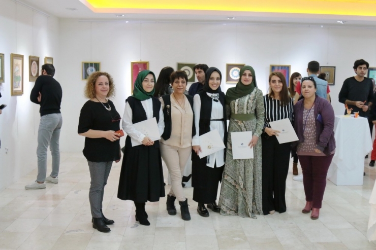 Saü’de ‘Selçuklu’dan Çeşitlemeler’ Sergisi Açıldı