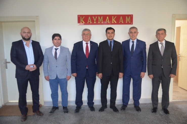 Salihli Tso’dan Selendili Öğrencilere Mont Yardımı