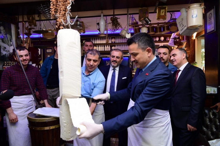 Bakan Pakdemirli, Dondurma Kesti