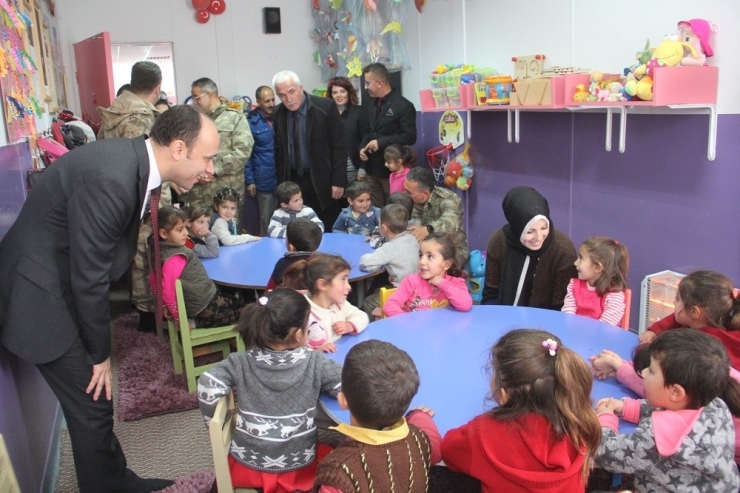 Kaymakam Solak’tan İran Sınırındaki Okula Ziyaret