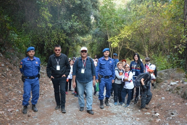 Başak Koleji’nden ‘Atatürk Ve Doğa’ Yürüyüşü