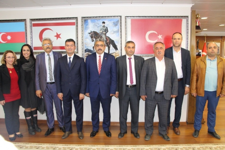 Büyükşehir Adayı Ümmet Akın Seçim Çalışmalarını Nazilli’de De Sürdürdü