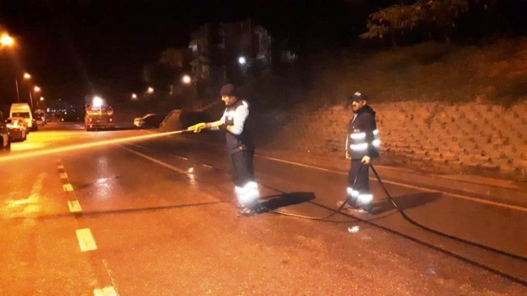 Daha Temiz Bir İzmit İçin Hiç Durmadan Çalışıyorlar