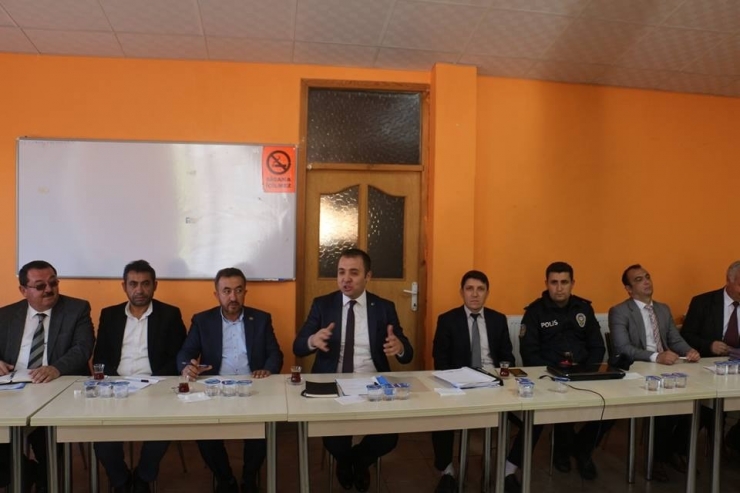 Altıntaş’ta Muhtarlar Toplantısı