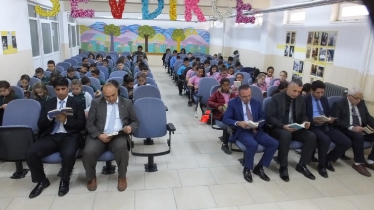 Burhaniye De Farklı Bir Okuma Etkinliği Düzenlendi