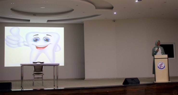 Ağız Ve Diş Sağlığı Merkezi Başhekimi İlkay Akün, Kardelen Koleji’nde Konferans Verdi