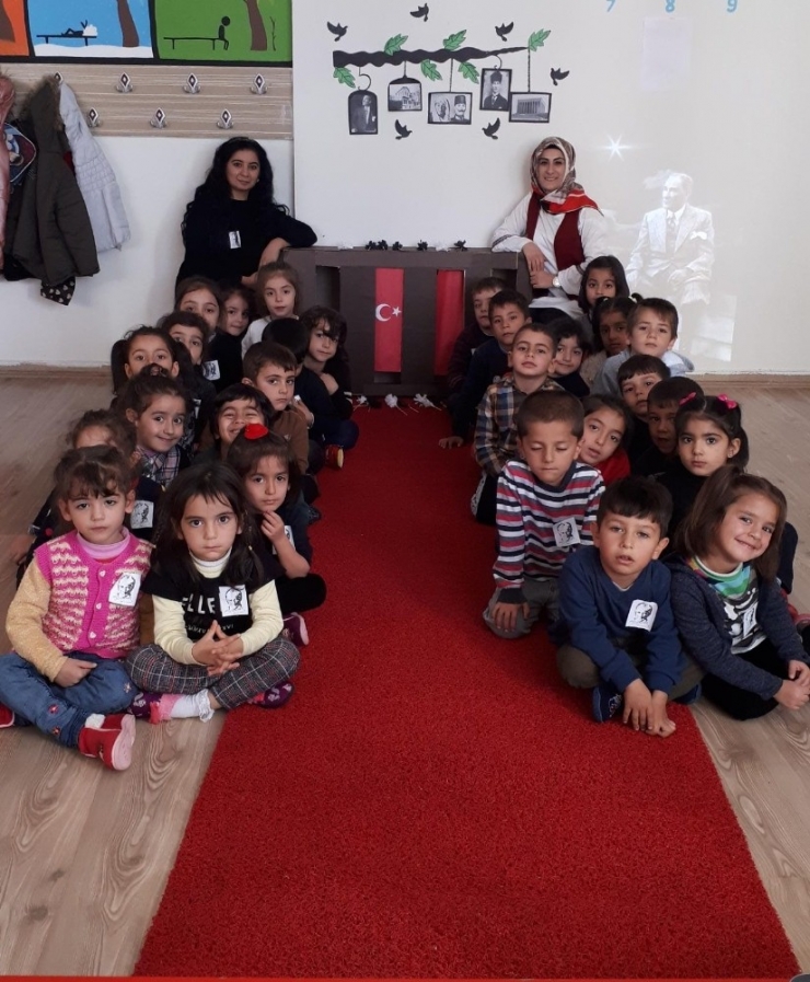 Anıtkabir’i Okulda Canlandırdılar