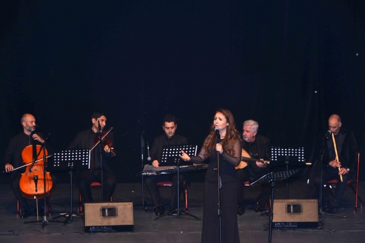 Kocaeli’de Atatürk, Sevdiği Şarkılarla Anıldı