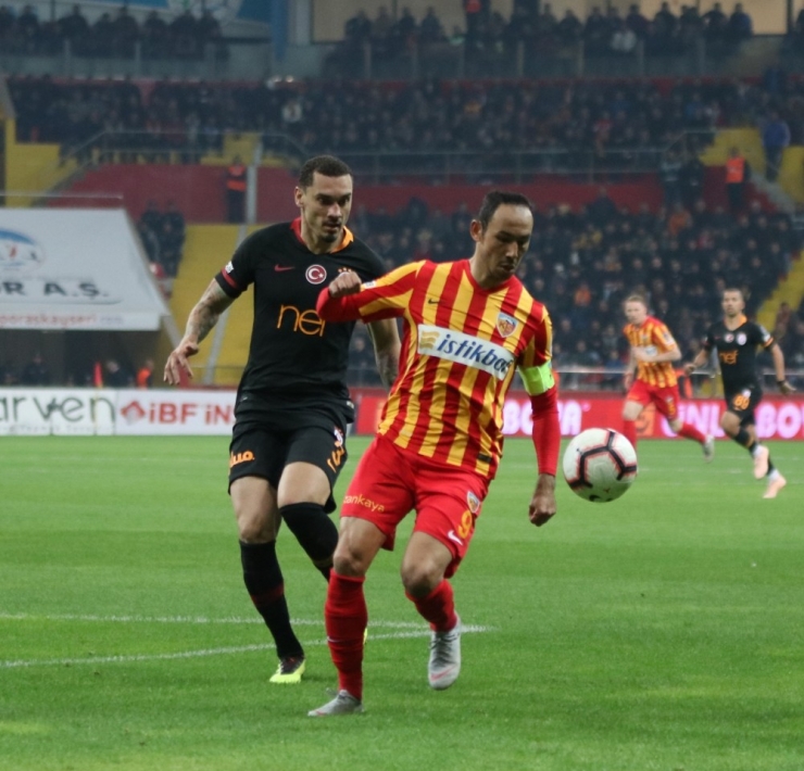 Spor Toto Süper Lig: Kayserispor: 0 - Galatasaray: 1 (İlk Yarı)